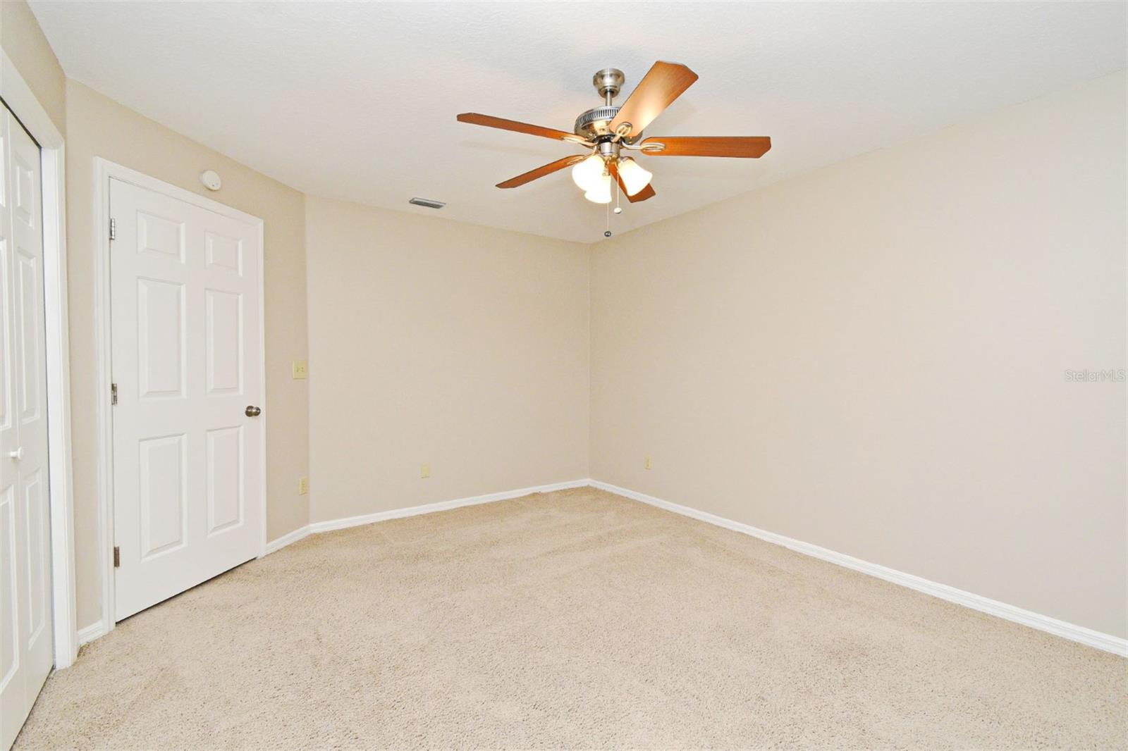 Image 24 of 34 For 33042 Lake Bend Circle
