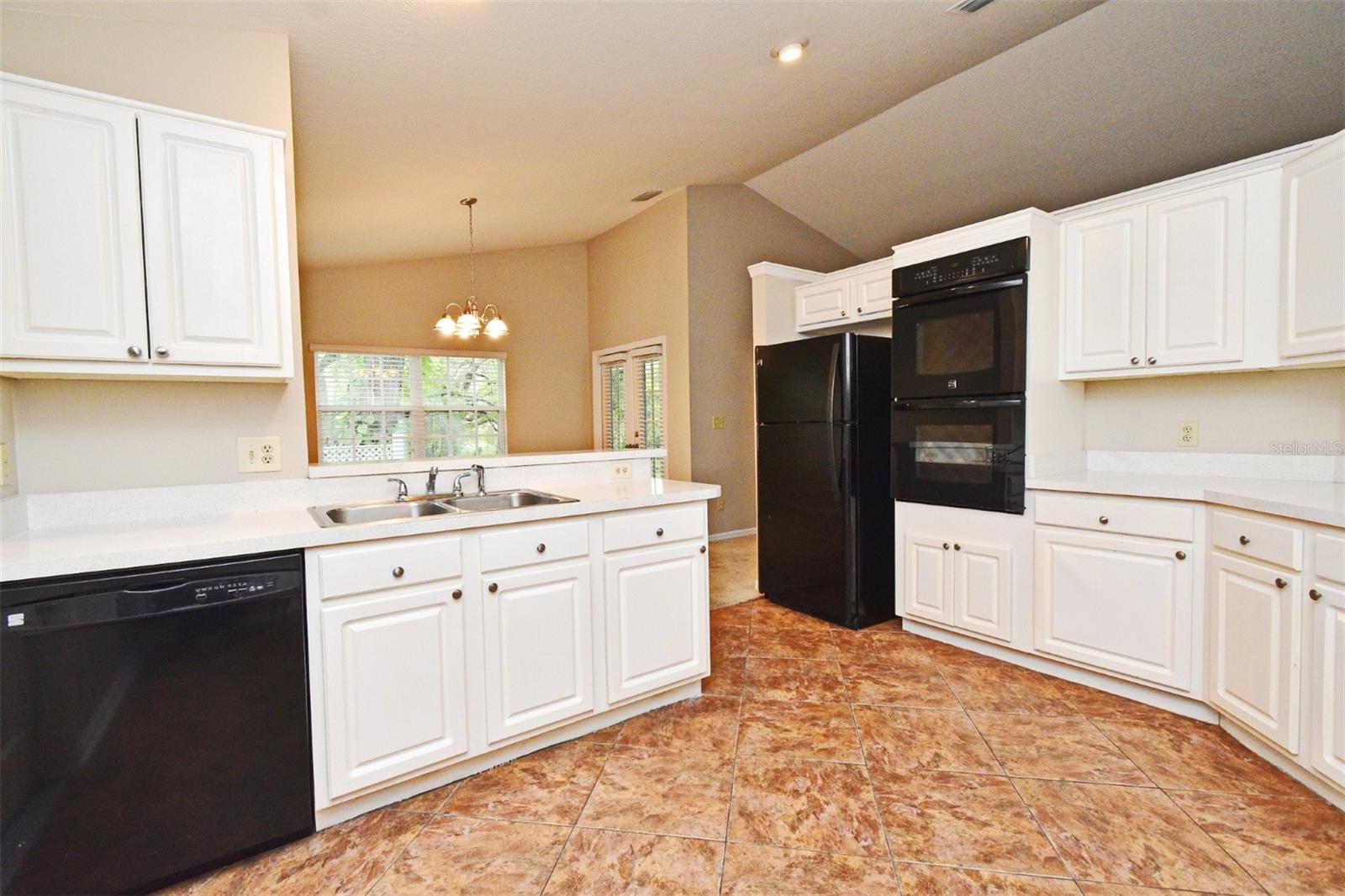 Image 3 of 34 For 33042 Lake Bend Circle