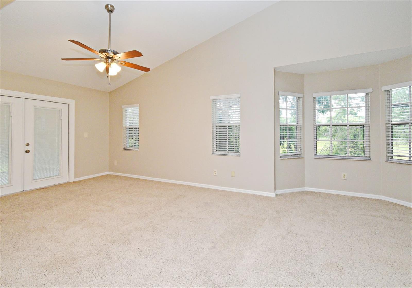 Image 5 of 34 For 33042 Lake Bend Circle