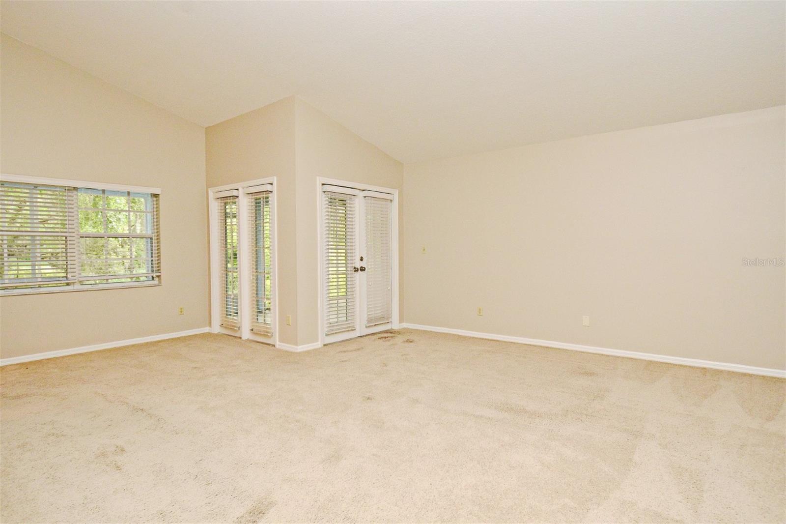 Image 9 of 34 For 33042 Lake Bend Circle