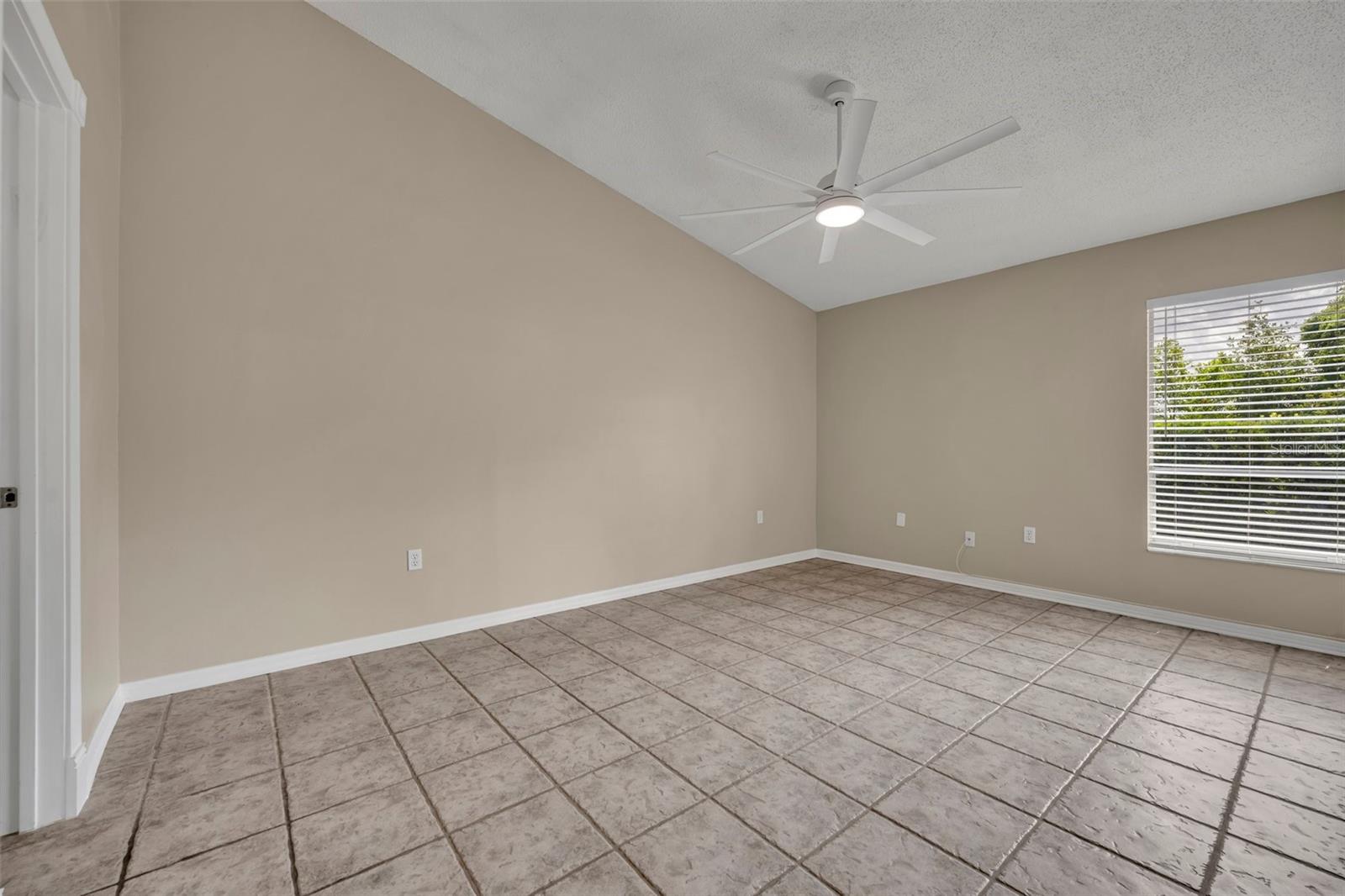 Image 14 of 22 For 463 Warrenton Road 463