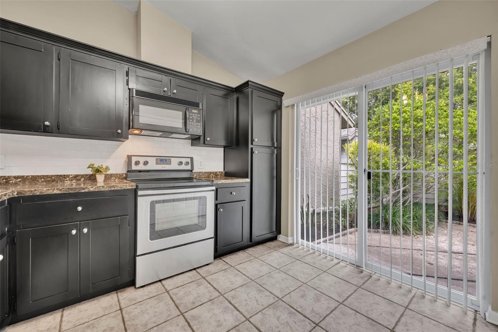 Image 9 of 22 For 463 Warrenton Road 463