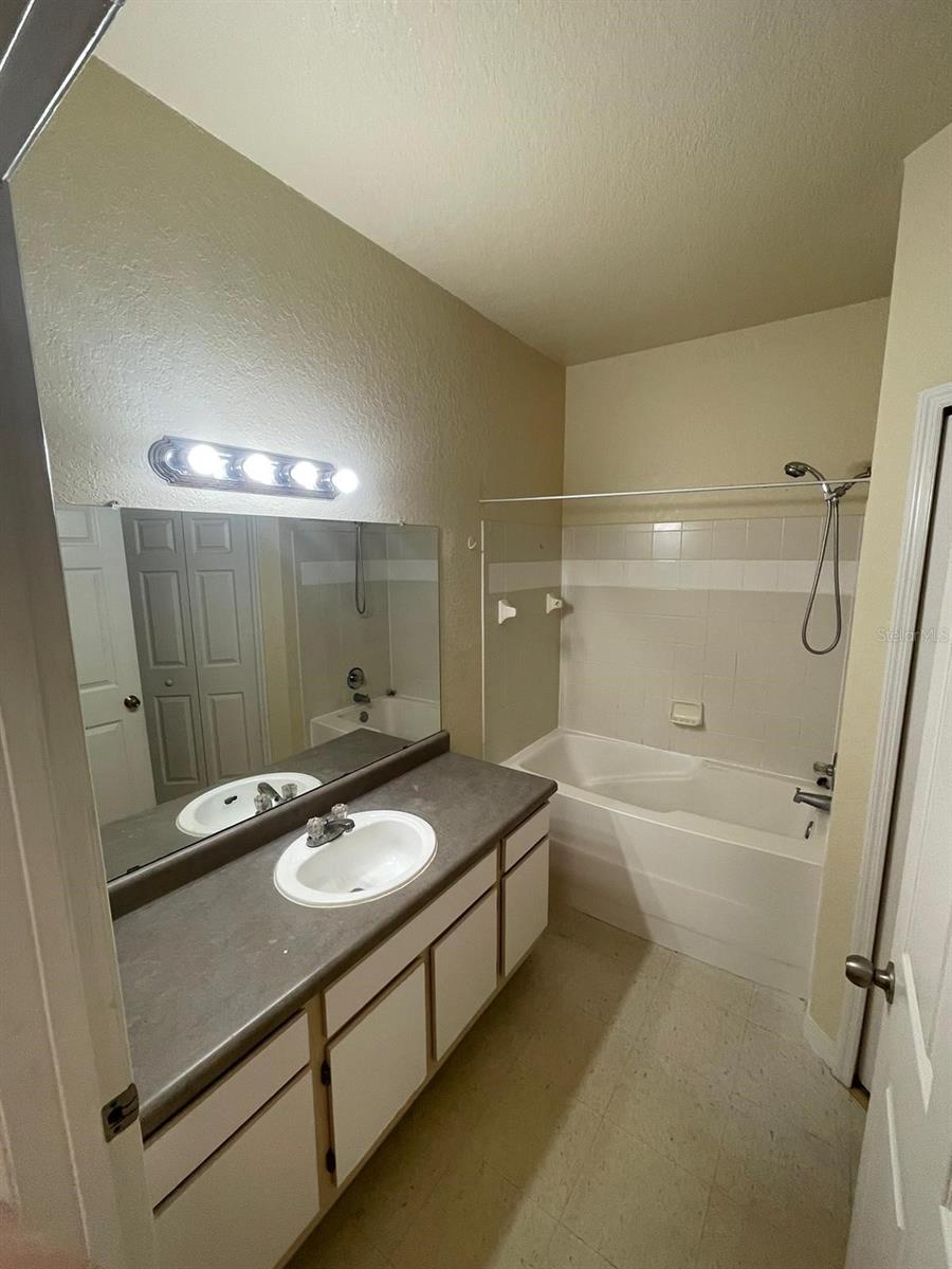 Image 11 of 16 For 6017 Westgate Drive 913