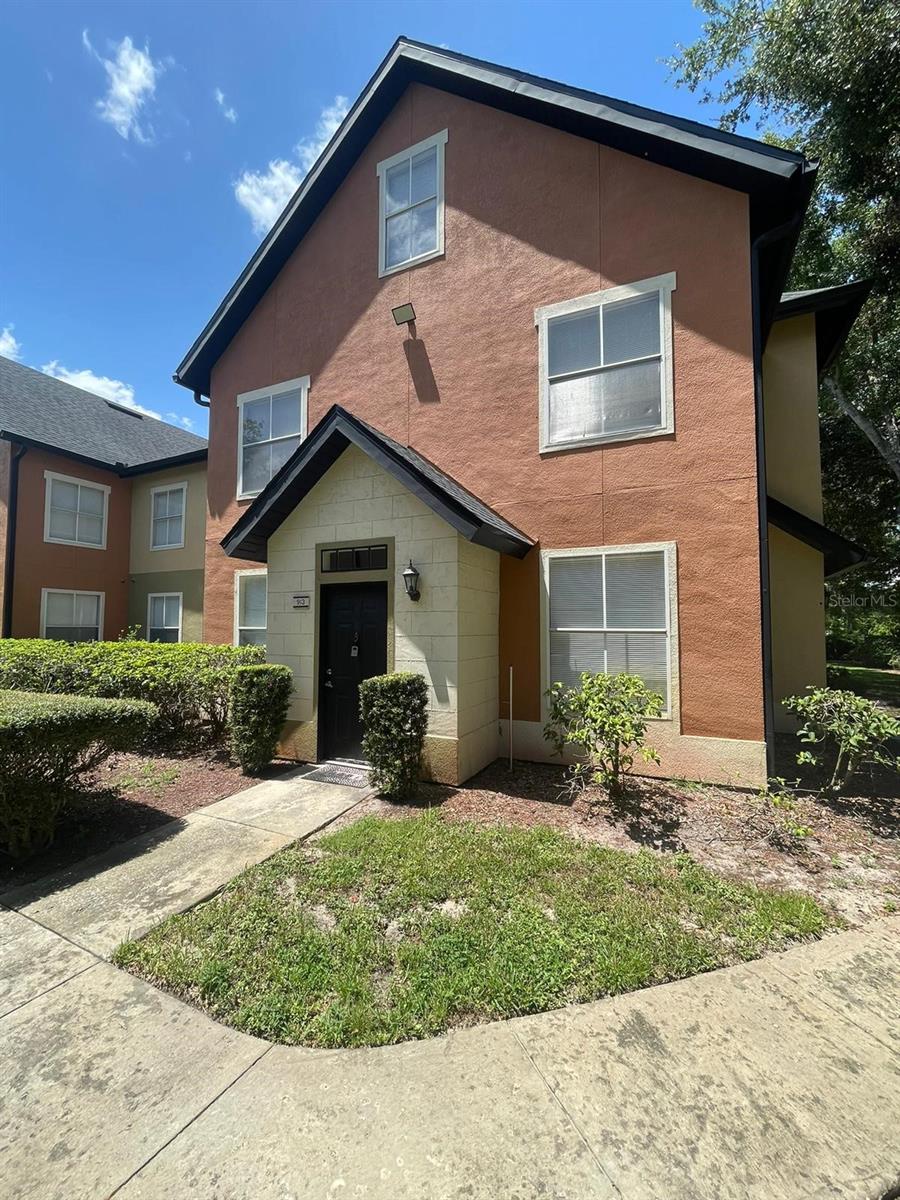 Image 2 of 16 For 6017 Westgate Drive 913