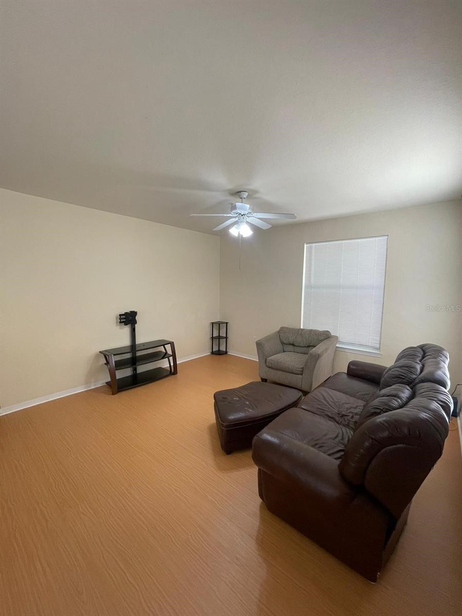 Image 3 of 16 For 6017 Westgate Drive 913