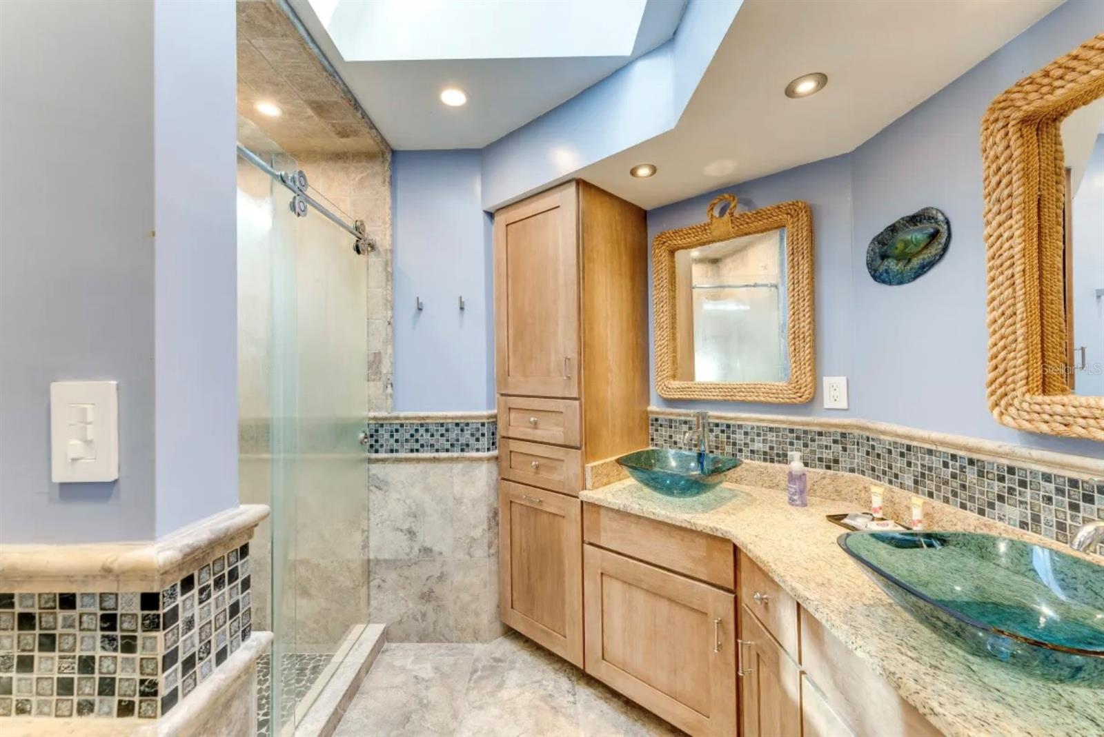 Image 15 of 39 For 5202 Forbes Terrace