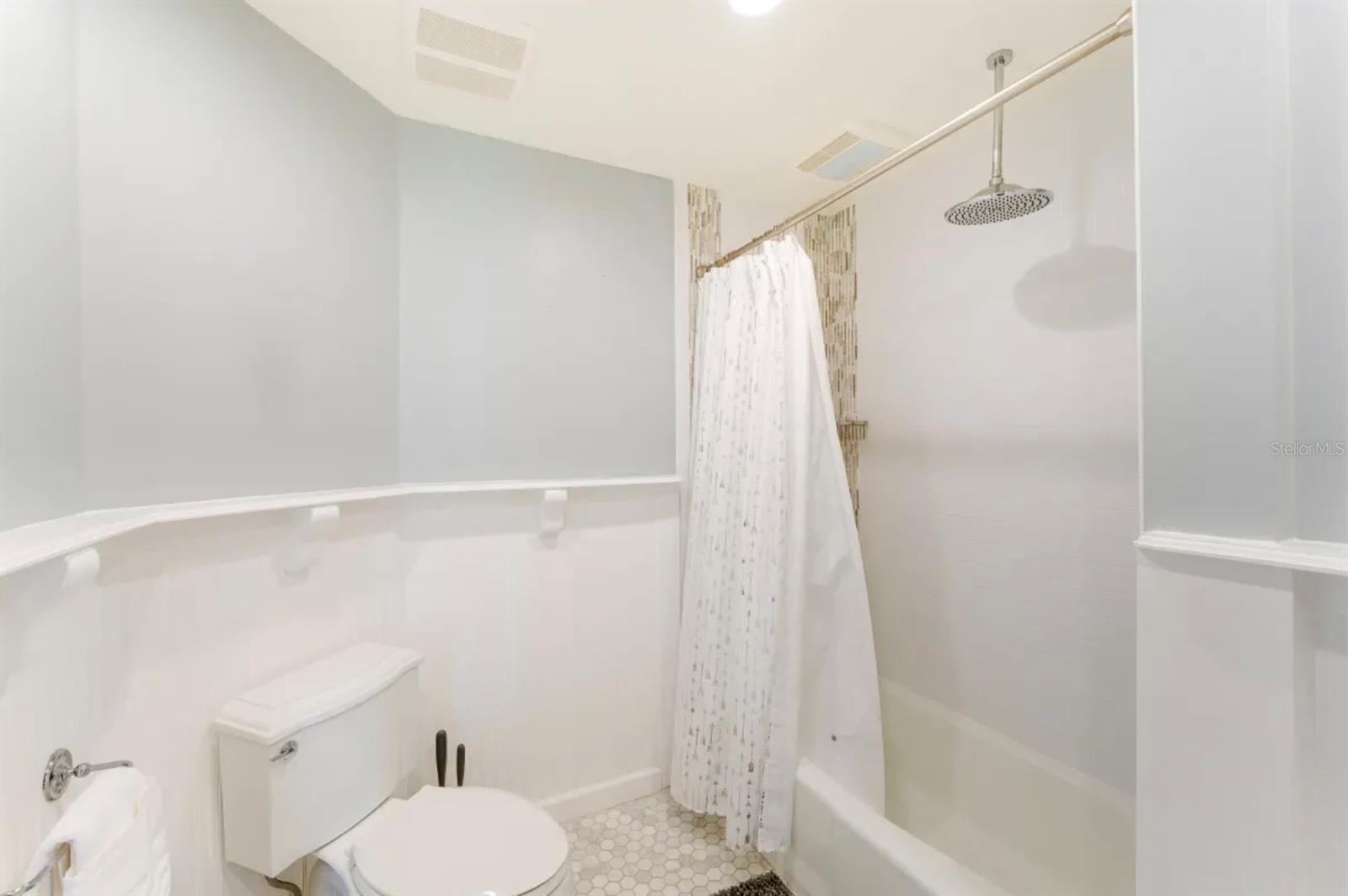 Image 18 of 39 For 5202 Forbes Terrace