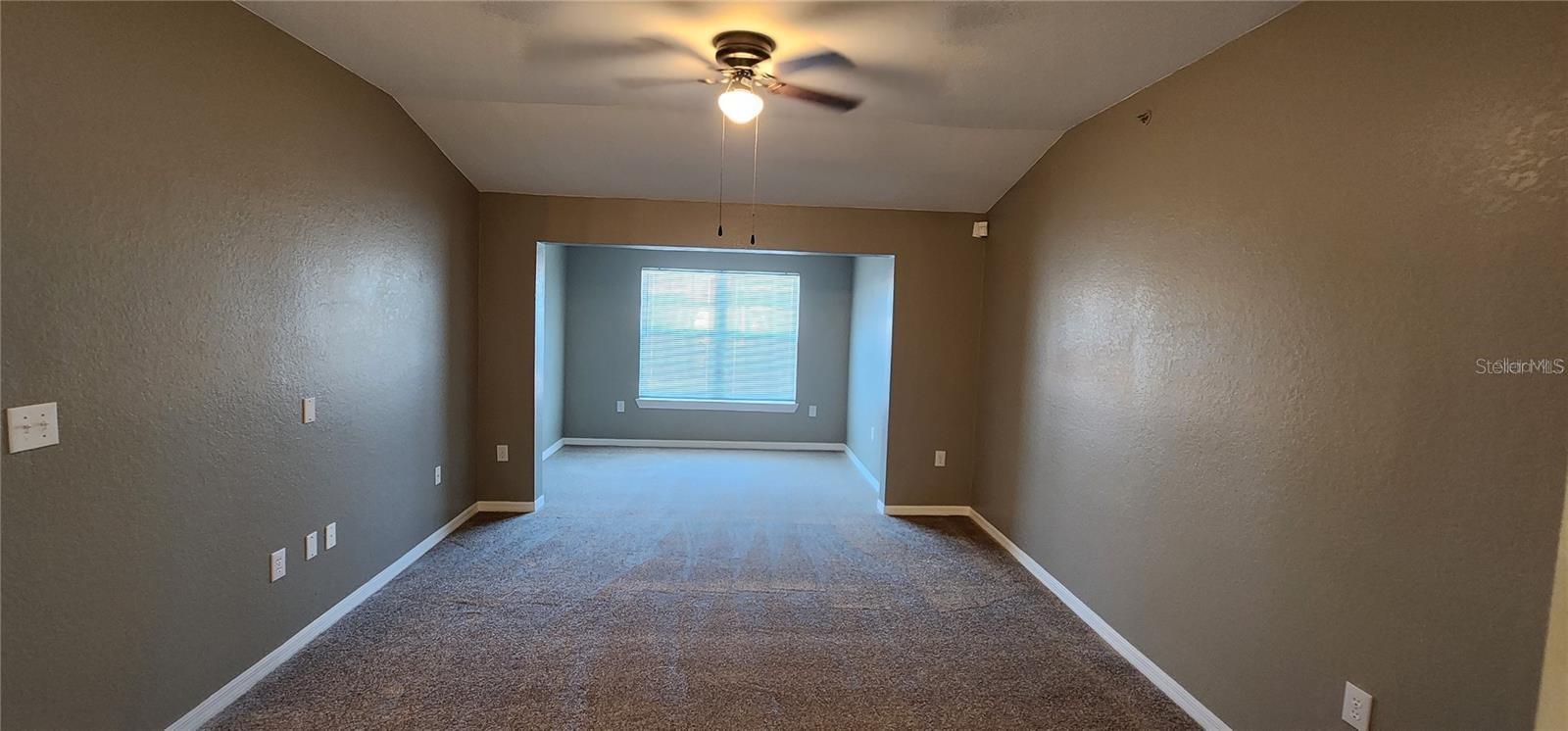 Image 11 of 15 For 5447 Vineland Road 1304