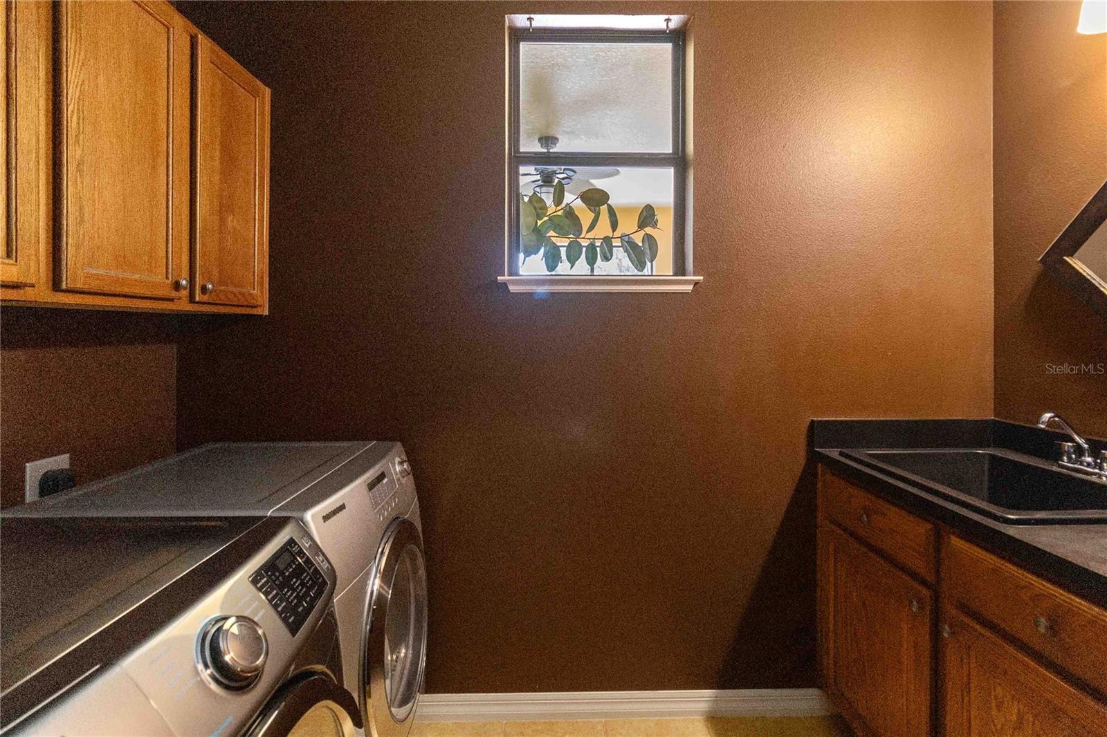 Image 16 of 43 For 3637 Foxchase Drive