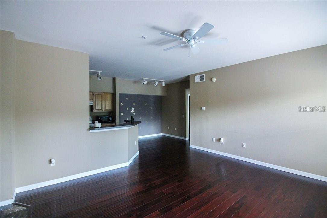 Image 4 of 15 For 6029 Westgate Drive 725