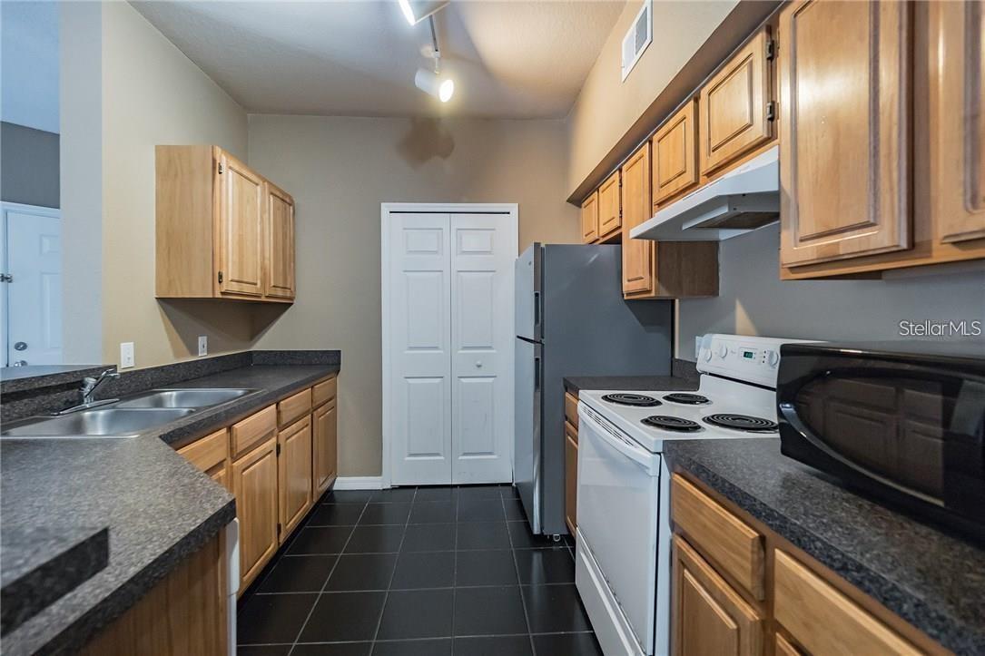 Image 5 of 15 For 6029 Westgate Drive 725