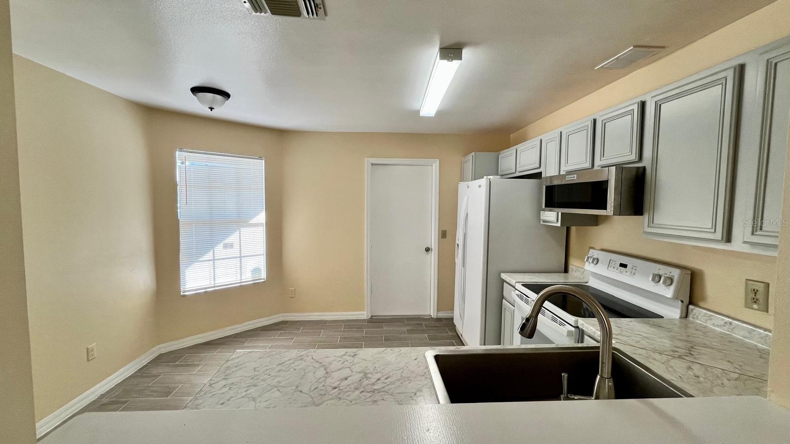 Image 4 of 16 For 5317 Hyde Park Avenue