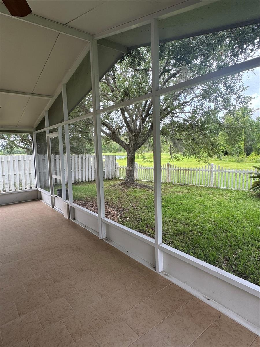 Image 21 of 22 For 1868 Hammock Moss Dr