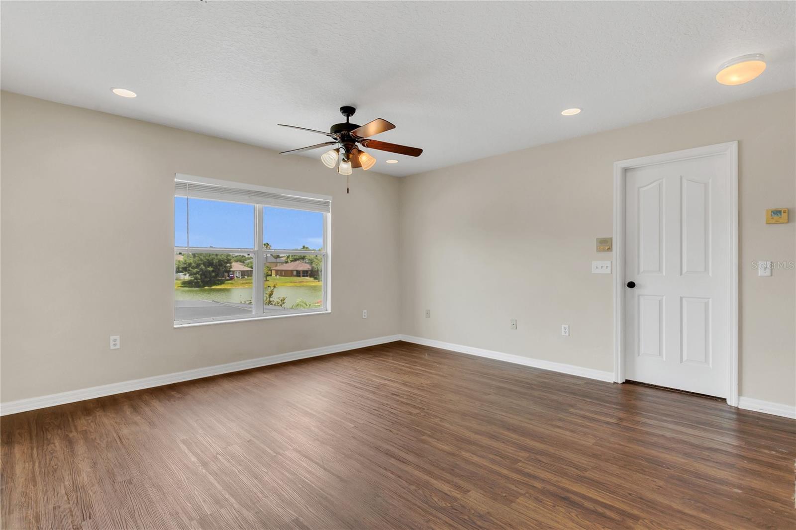 Image 15 of 39 For 3009 Park Ridge Avenue
