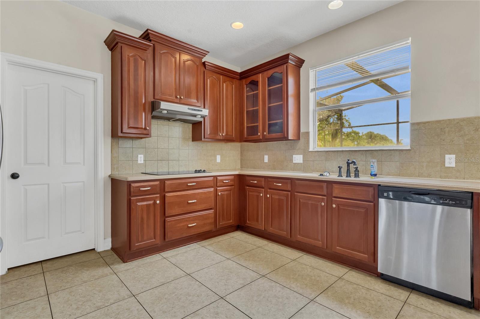 Image 8 of 39 For 3009 Park Ridge Avenue