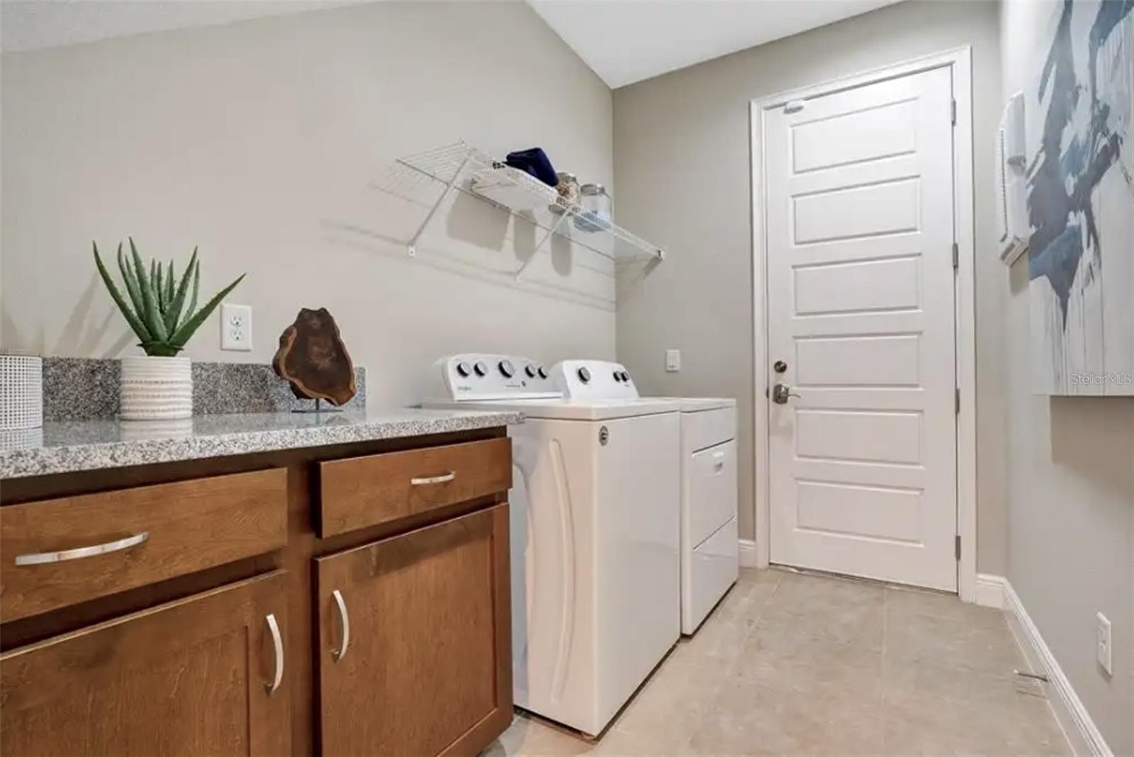 Image 18 of 37 For 9533 Mere Parkway