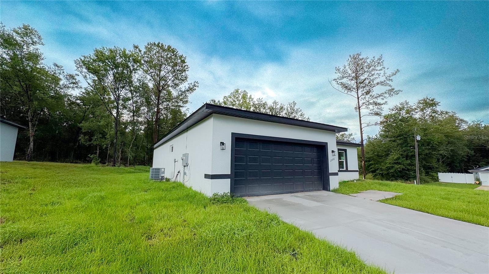 Listing photo id 0 for 2498 Magenta Drive