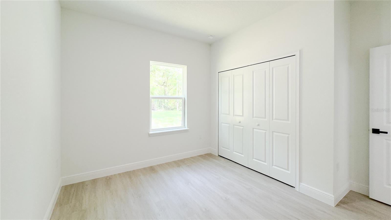 Listing photo id 26 for 2498 Magenta Drive
