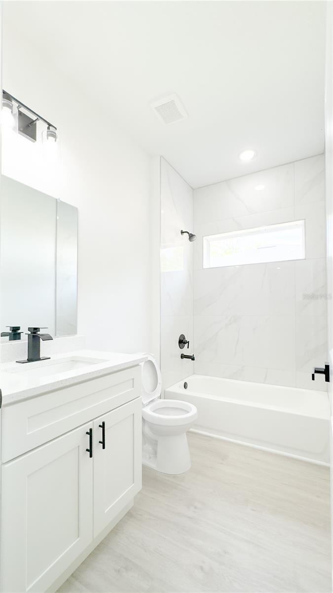 Listing photo id 29 for 2498 Magenta Drive