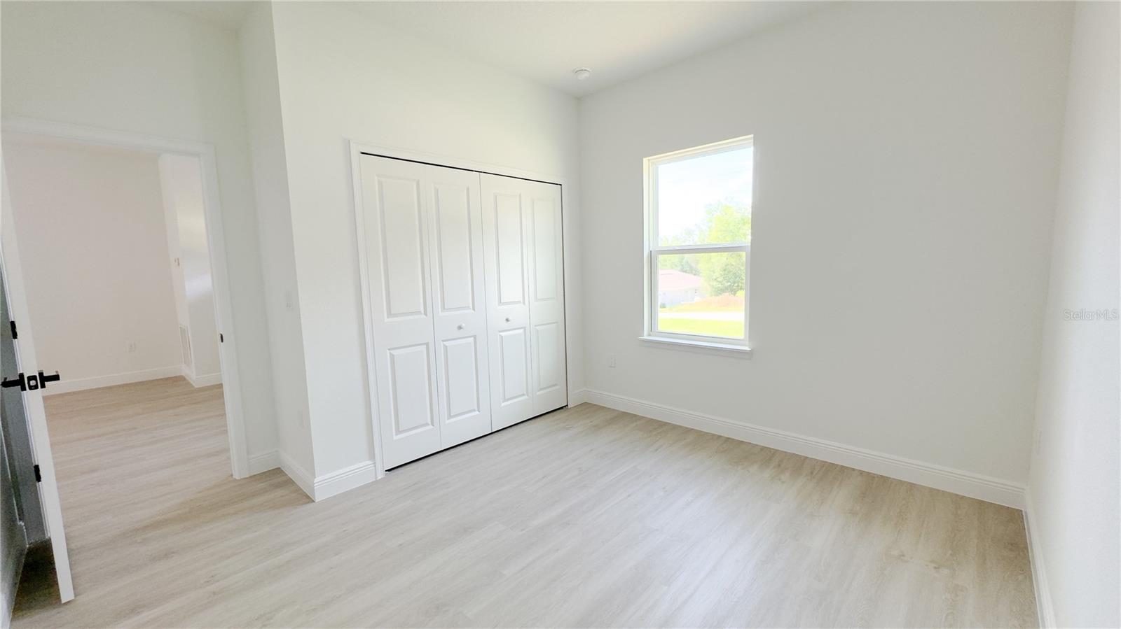 Listing photo id 37 for 2498 Magenta Drive