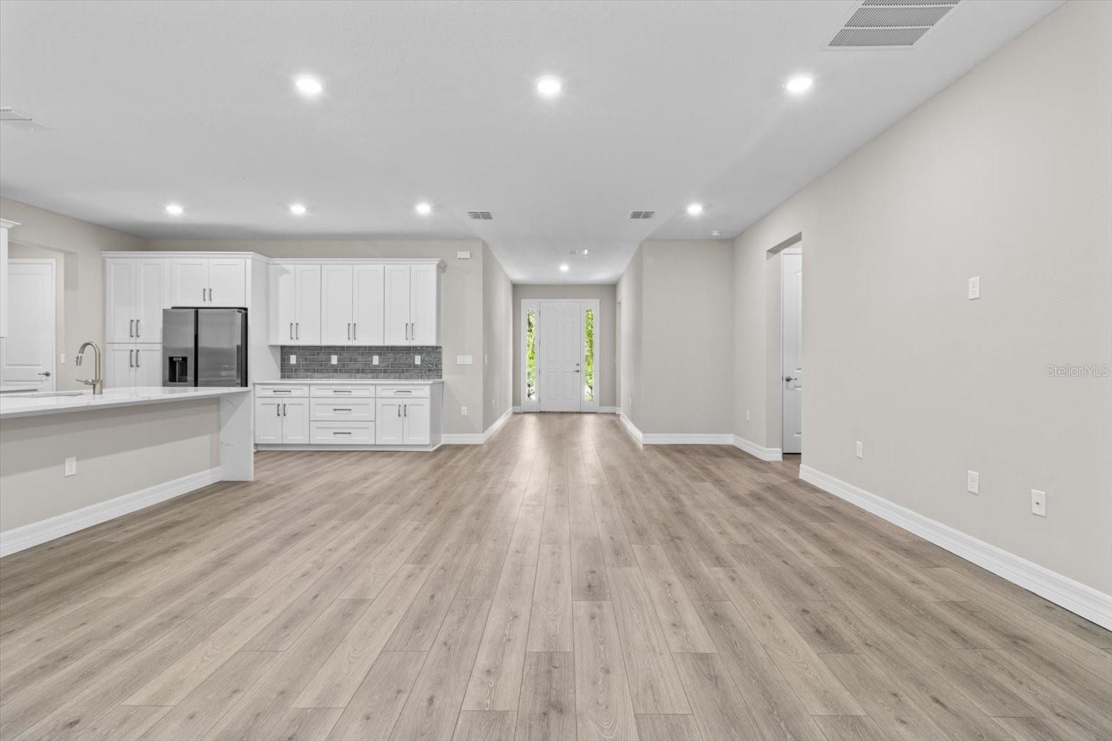 Image 12 of 53 For 27 Sycamore Court W