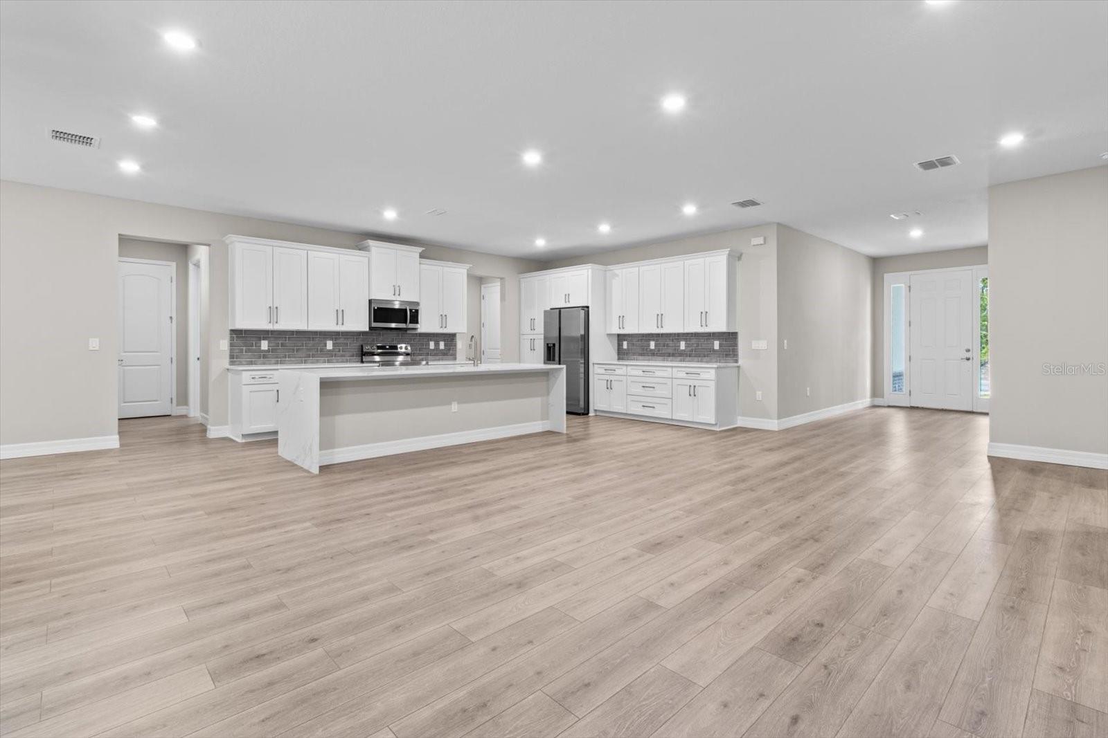 Image 13 of 53 For 27 Sycamore Court W
