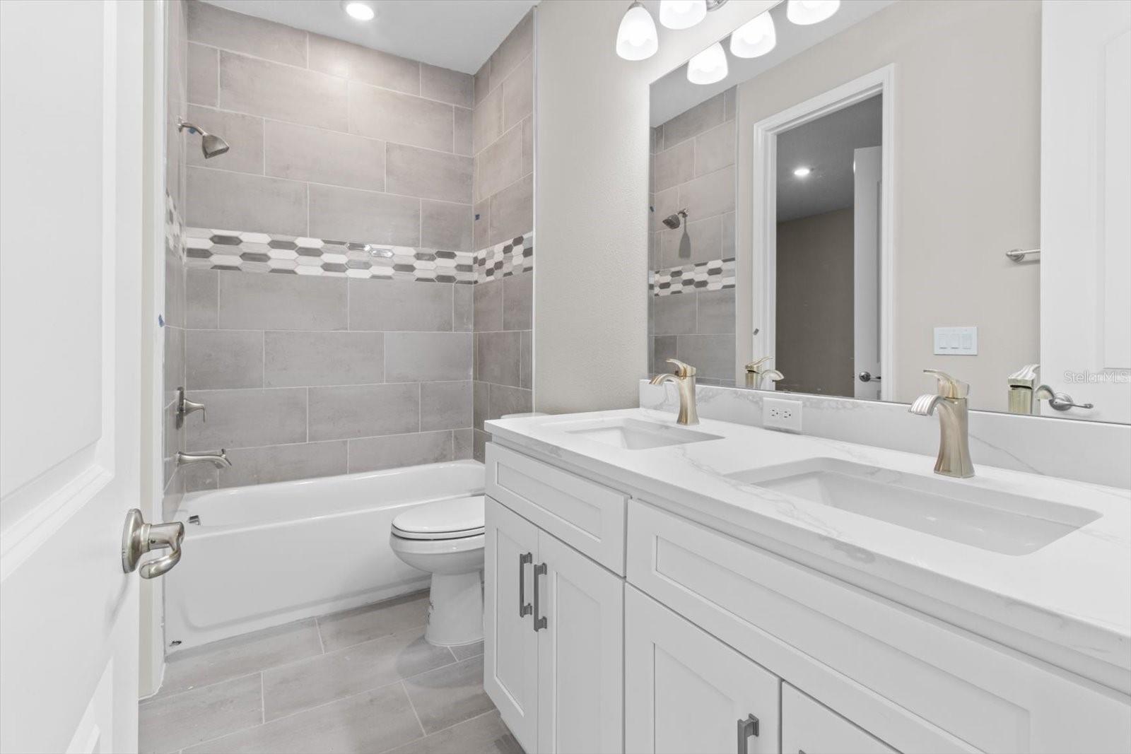 Image 32 of 53 For 27 Sycamore Court W