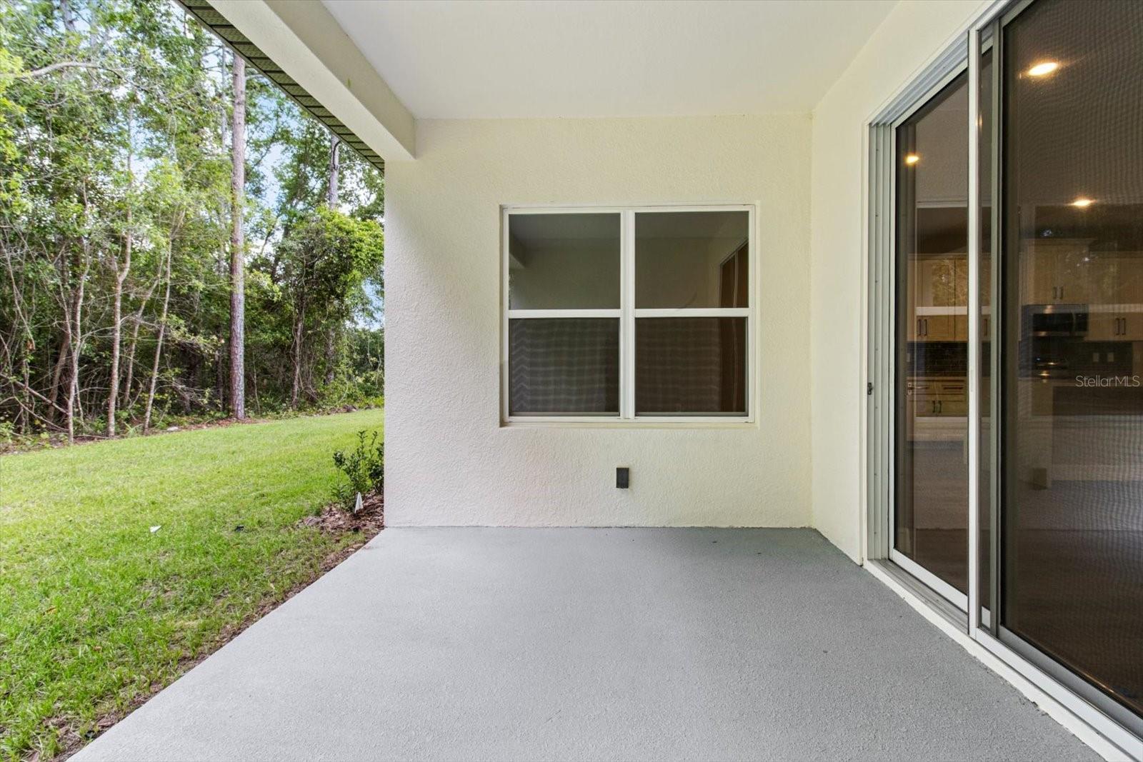 Image 40 of 53 For 27 Sycamore Court W