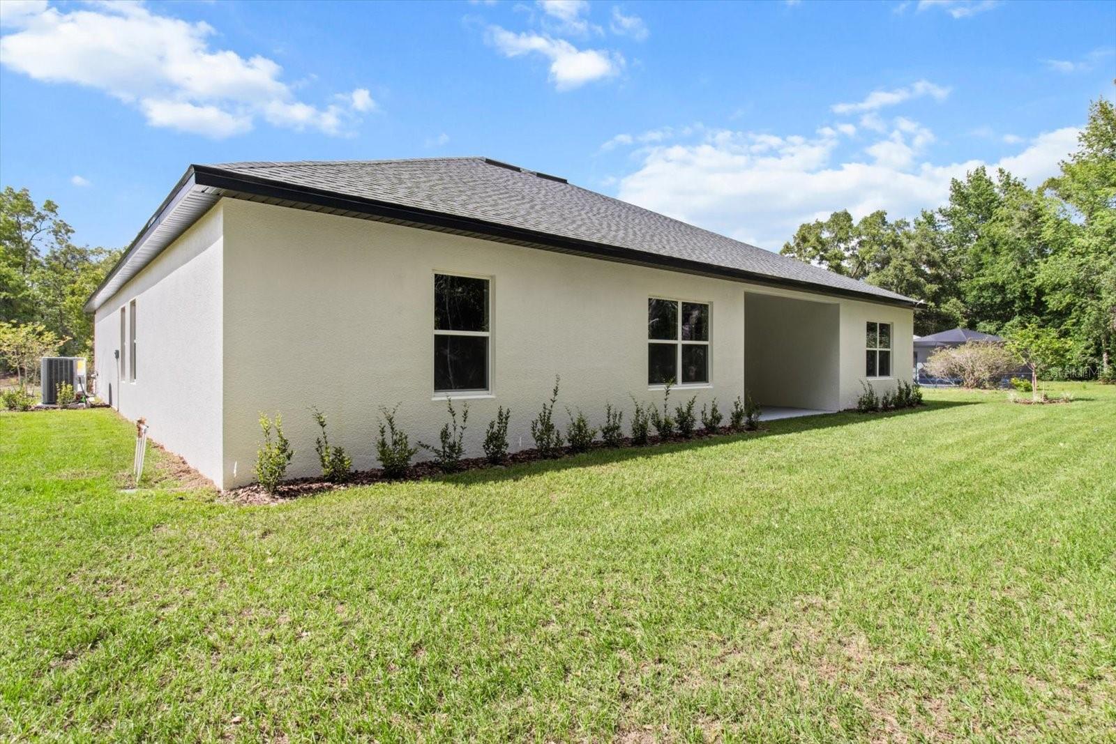 Image 43 of 53 For 27 Sycamore Court W
