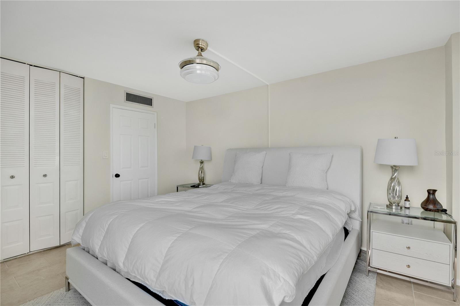Image 16 of 38 For 2947 Atlantic Avenue 601
