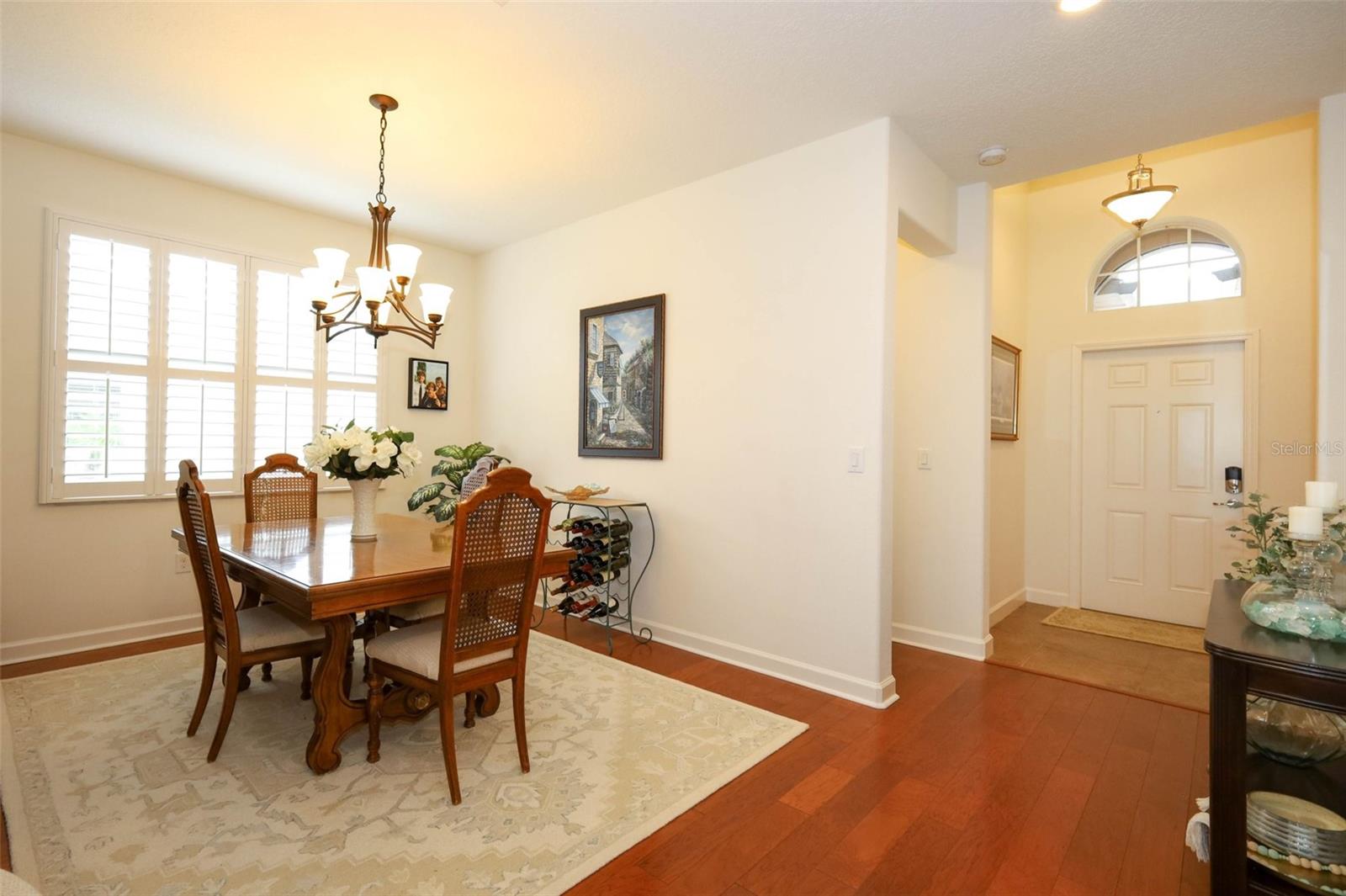 Image 11 of 55 For 3574 La Jolla Drive