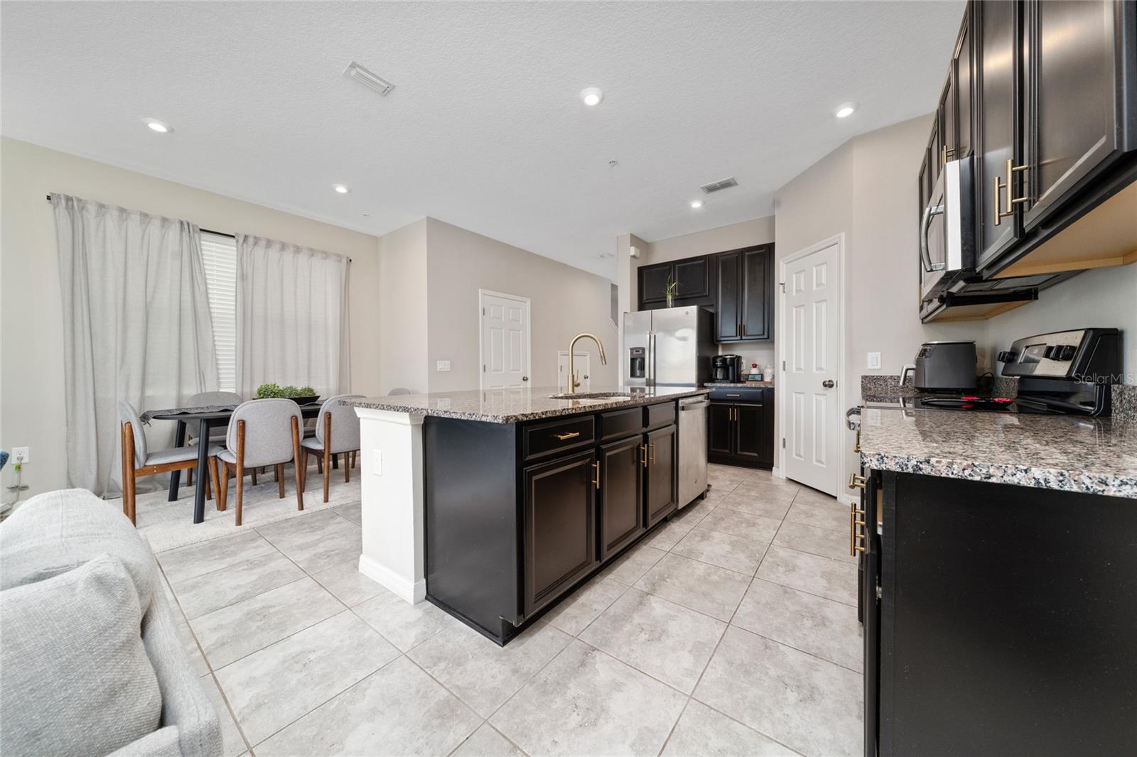Image 9 of 31 For 10849 Wyne Tree Court