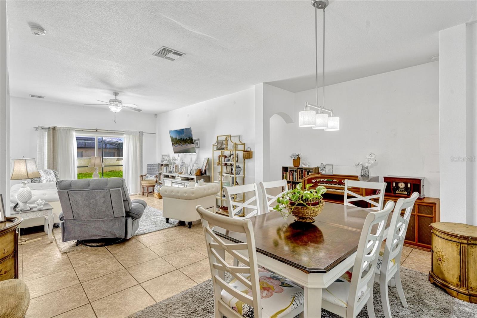 Image 11 of 34 For 8152 Fan Palm Way