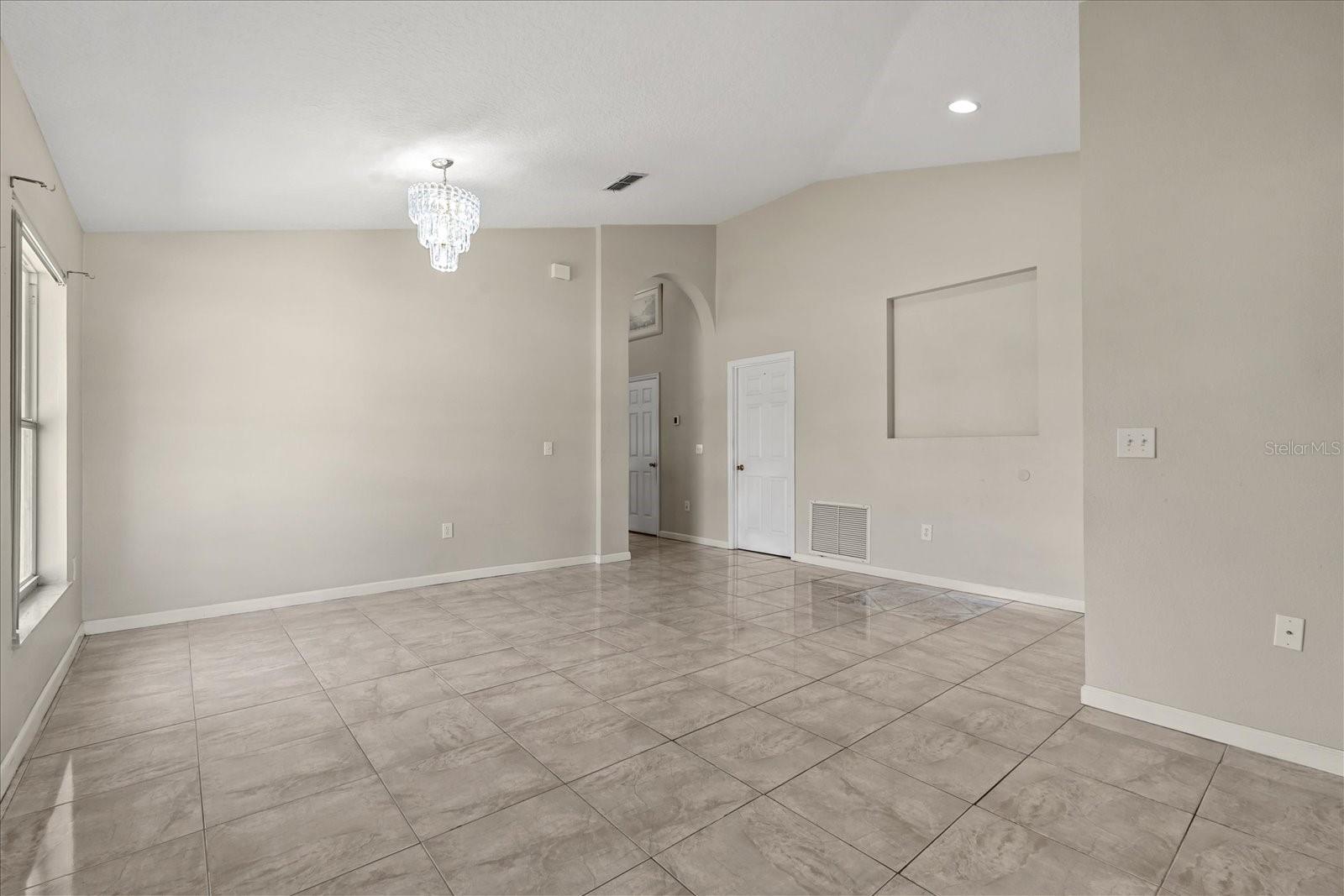 Image 8 of 21 For 5200 Sunset Canyon Drive