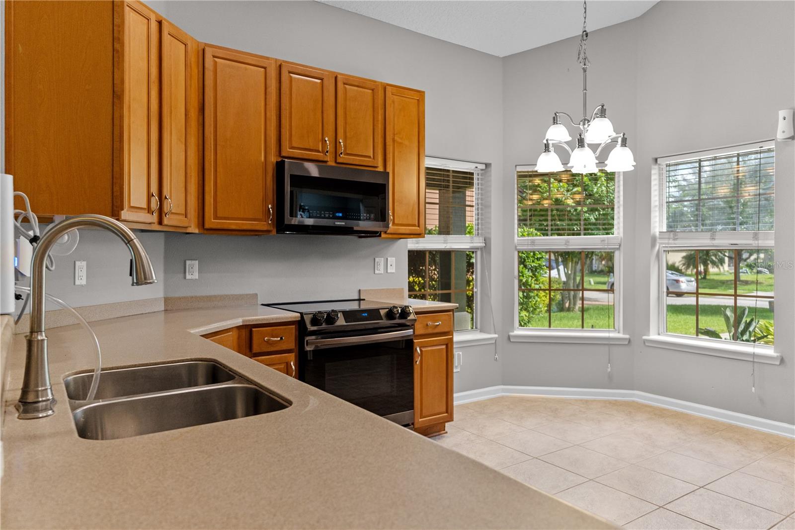 Image 11 of 37 For 1165 Carmona Place