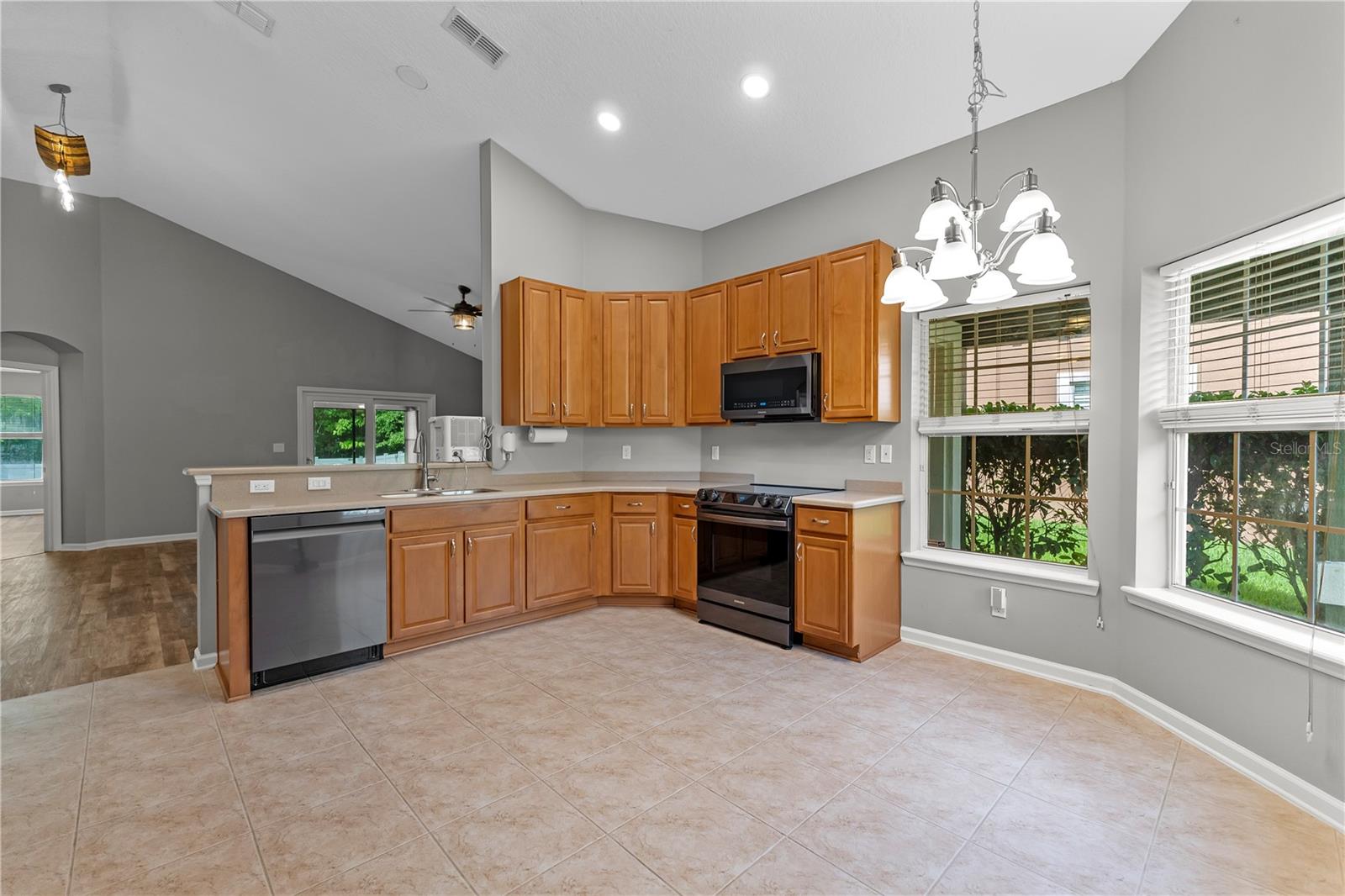 Image 13 of 37 For 1165 Carmona Place