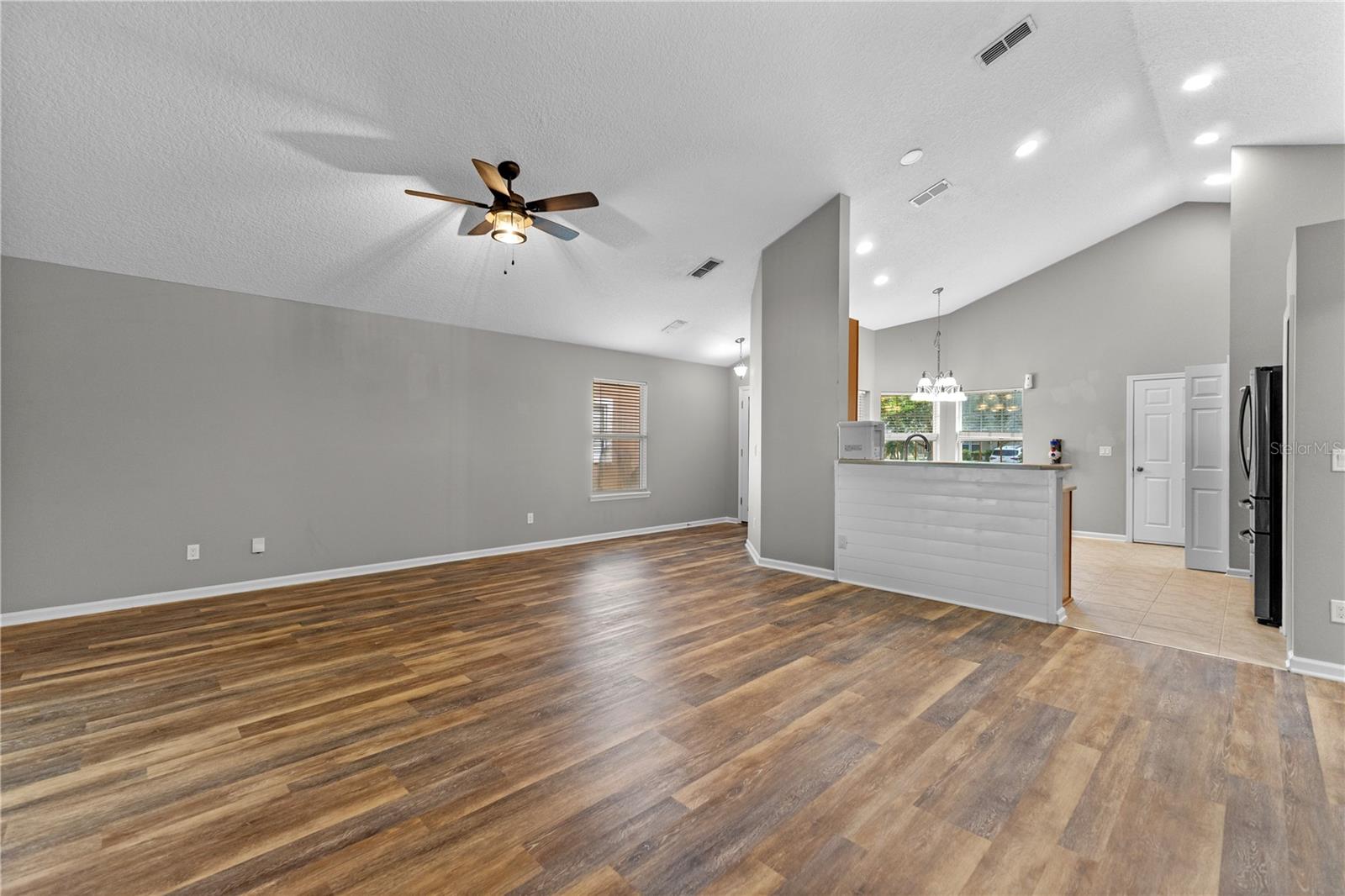 Image 4 of 37 For 1165 Carmona Place
