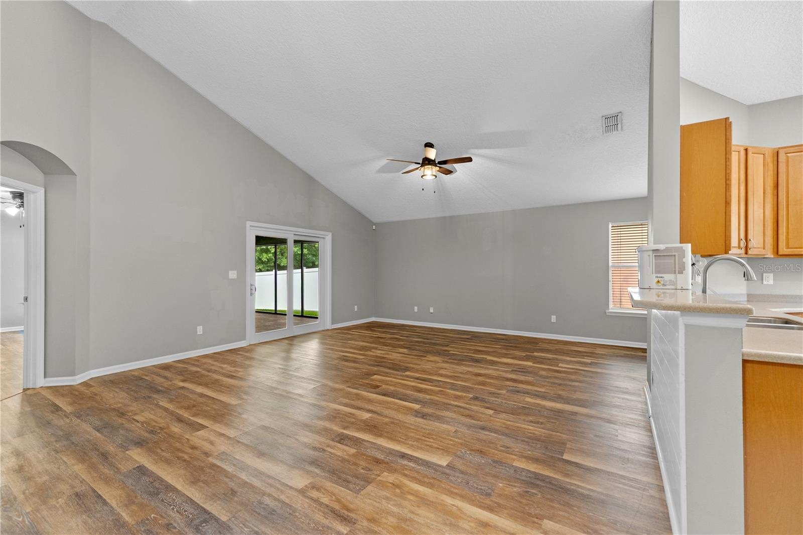 Image 9 of 37 For 1165 Carmona Place