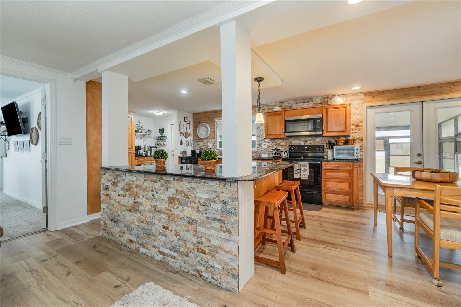 Image 10 of 27 For 1300 Riverview Drive