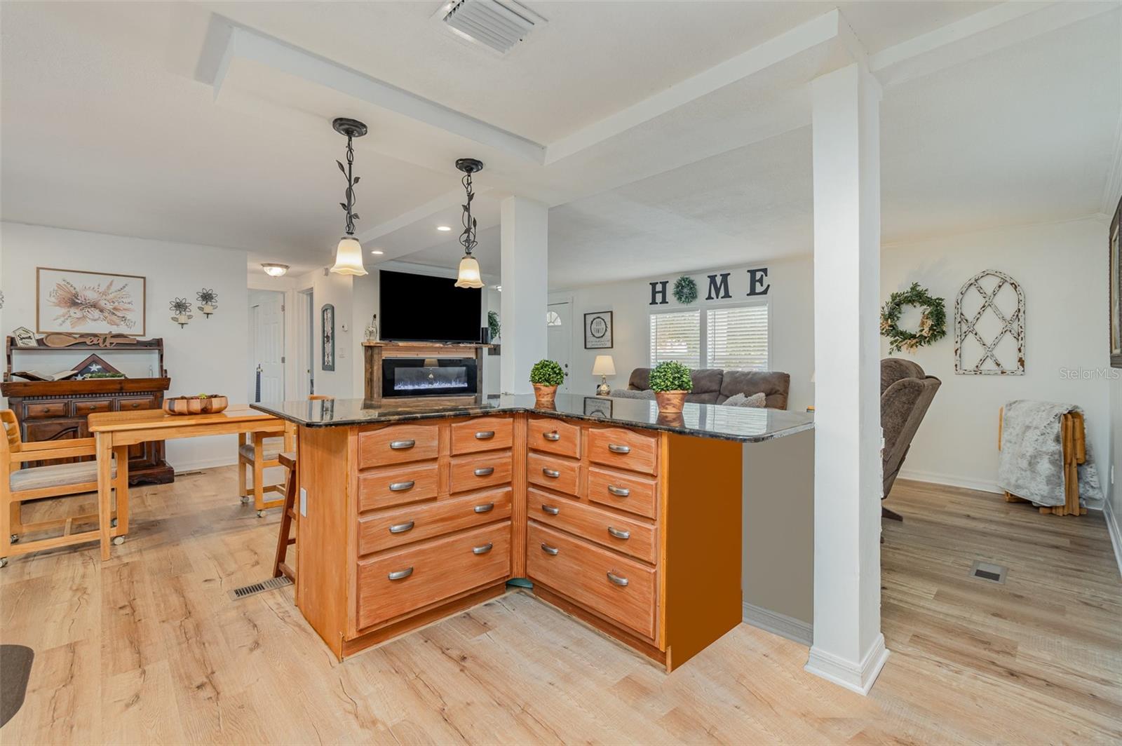 Image 12 of 27 For 1300 Riverview Drive