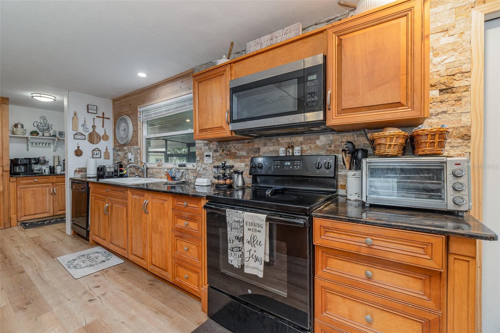 Image 14 of 27 For 1300 Riverview Drive