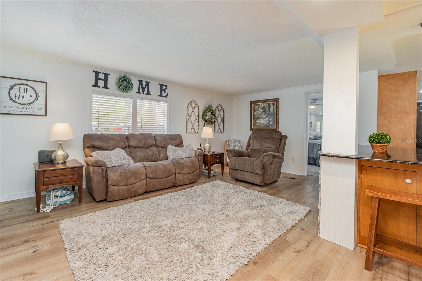 Image 6 of 27 For 1300 Riverview Drive