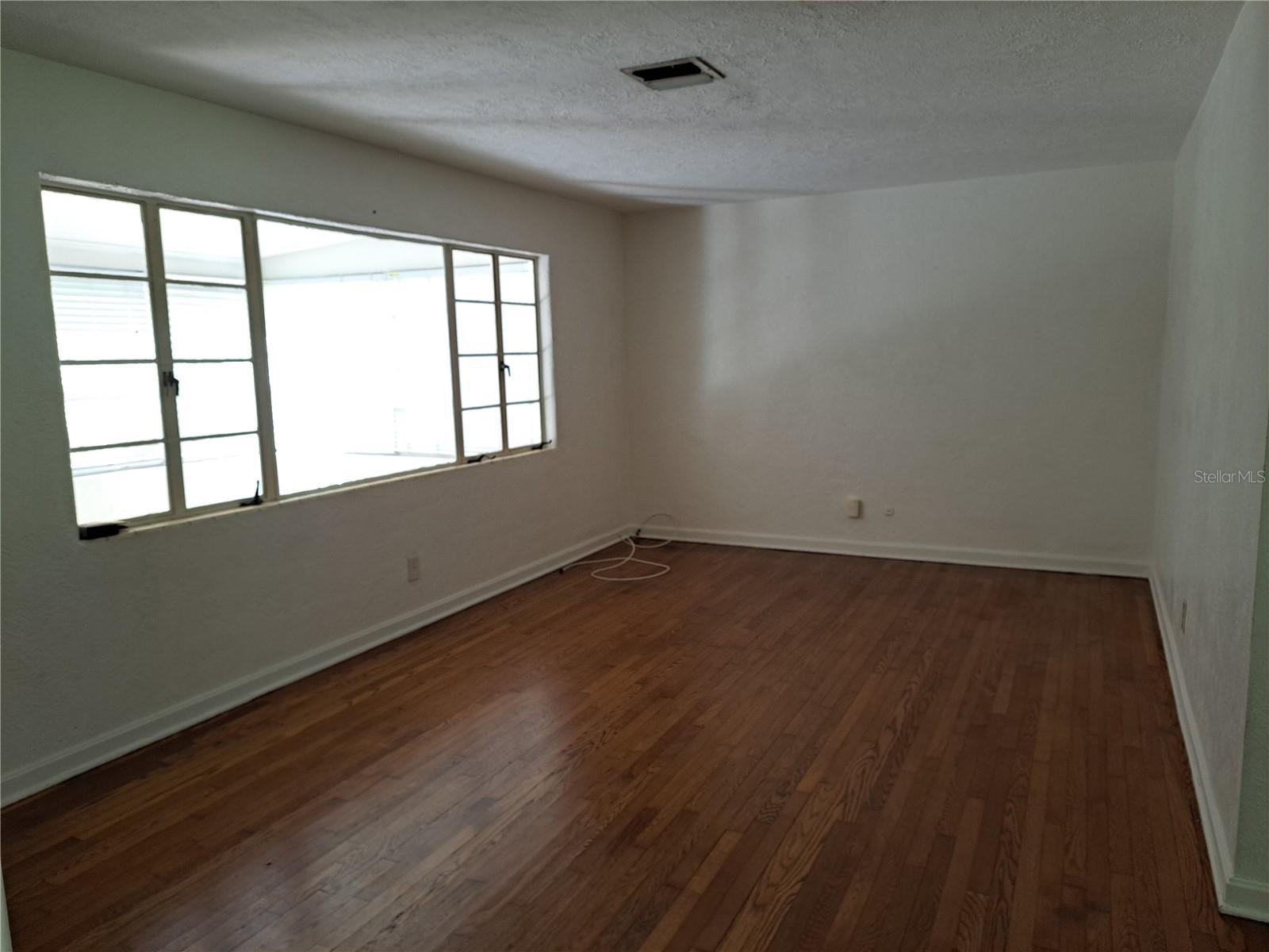 Image 7 of 26 For 1513 Harmon Ave