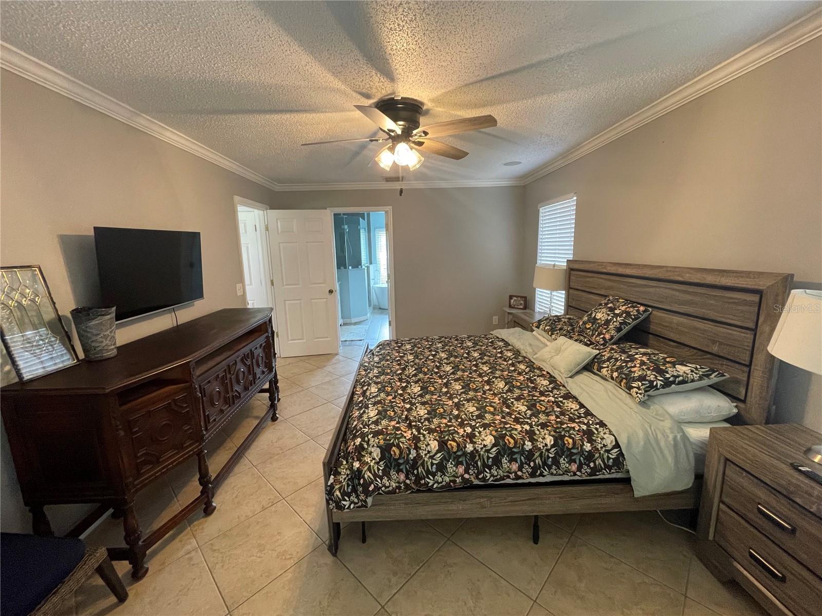 Image 18 of 50 For 12860 Lake Sawyer Lane
