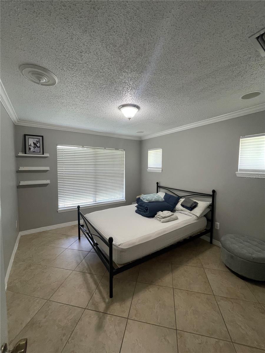 Image 31 of 50 For 12860 Lake Sawyer Lane