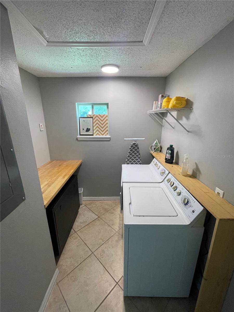 Image 36 of 50 For 12860 Lake Sawyer Lane
