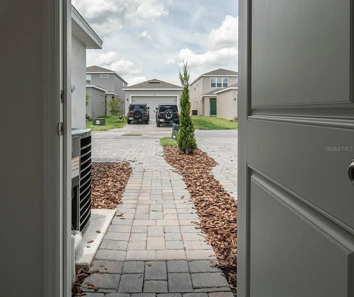 Image 21 of 25 For 735 Costa Lane 26