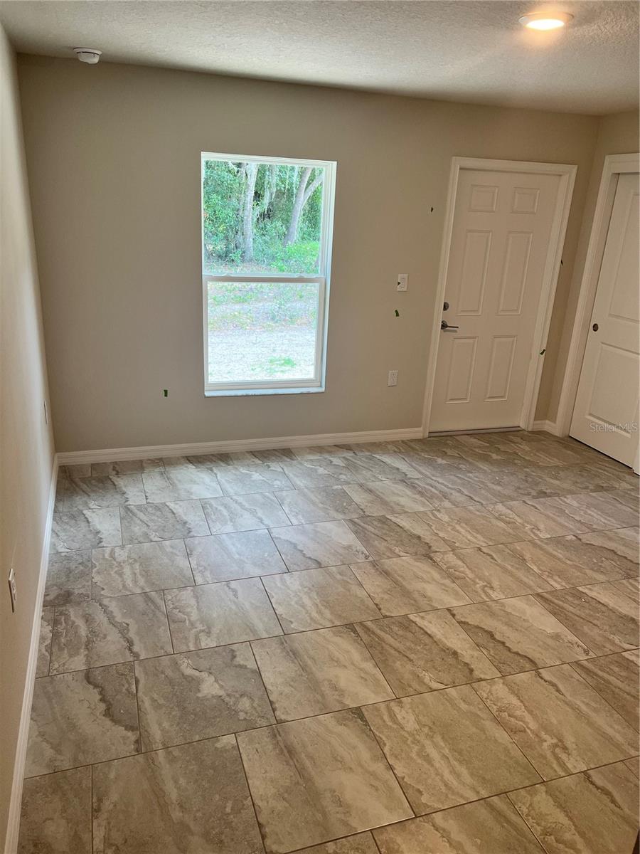 Image 12 of 50 For 9495 Baymeadows Drive