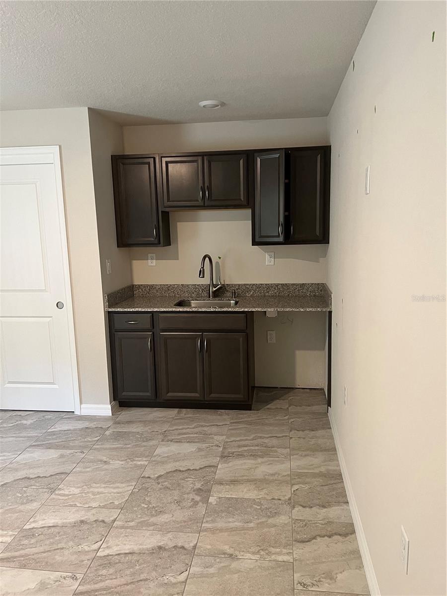 Image 13 of 50 For 9495 Baymeadows Drive