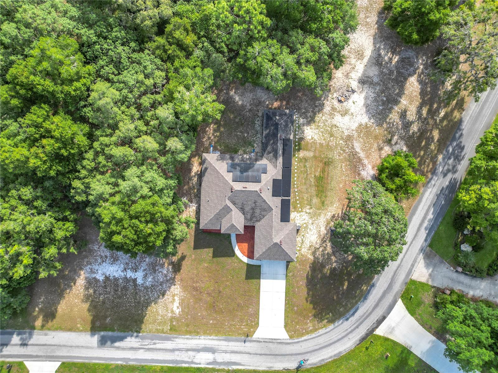 Image 21 of 50 For 9495 Baymeadows Drive